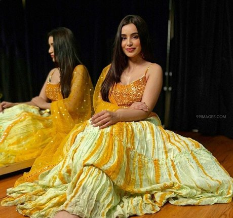 Ankitta Sharma sexy actress images