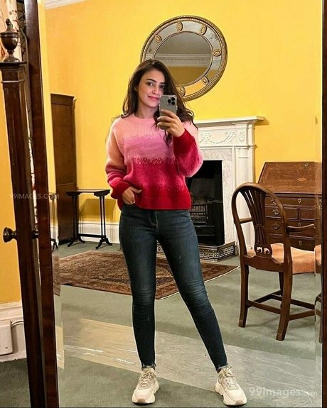 Ankitta Sharma pretty model photo