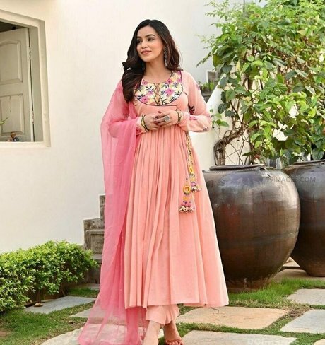 Ankitta Sharma star exclusive galleries