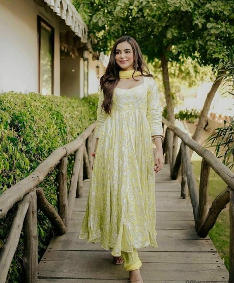 Ankitta Sharma model hd pic