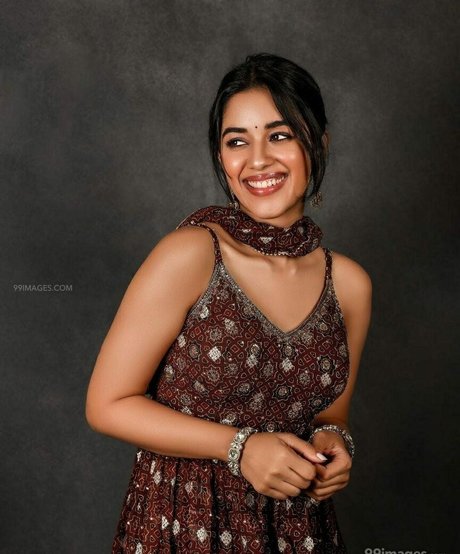 Mirnalini Ravi star exclusive picture