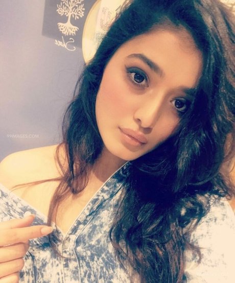 Ketika Sharma model pictures