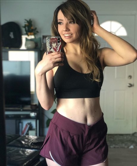 Charleemanderz pornstar nude picture