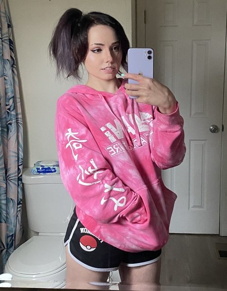 Charleemanderz naked actress gallery