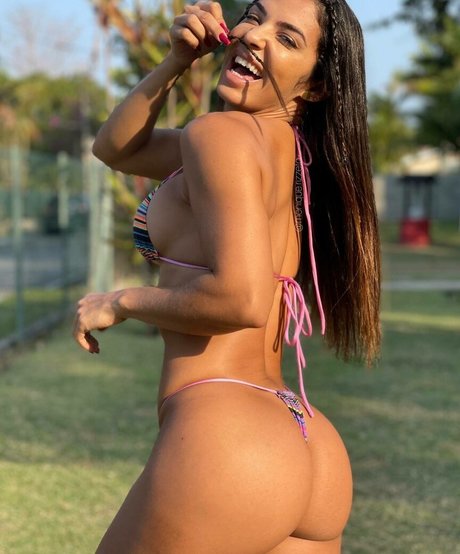 Rainhas De Bateria pornstar nude pic