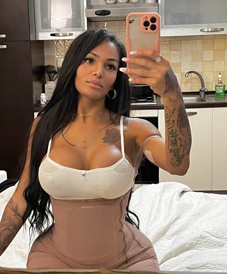 Krissttal Ruizz perfect star pics