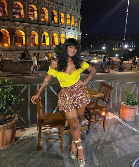 Krissttal Ruizz model high quality photo