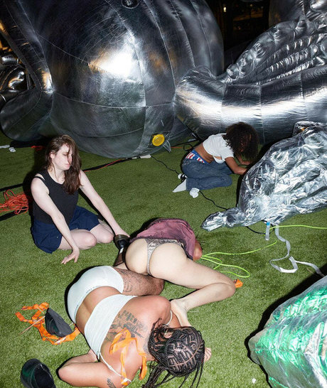 Liz Lee hot star gallery