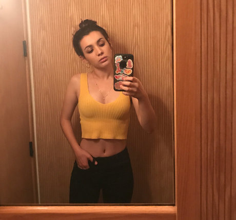 Hannah Marks model free img