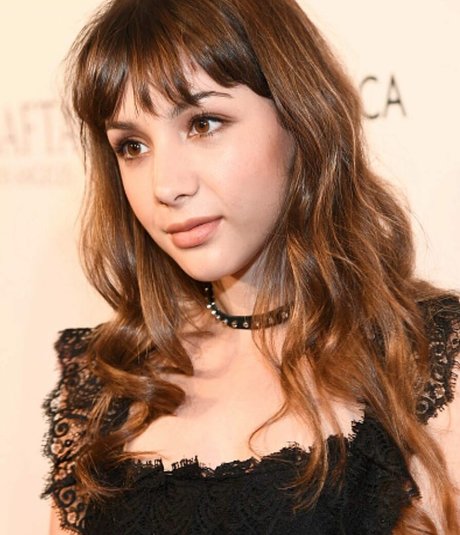 Hannah Marks star high quality images