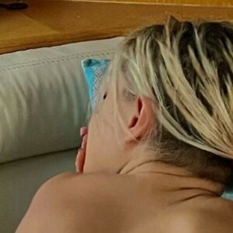 angrrboda beautiful actress images