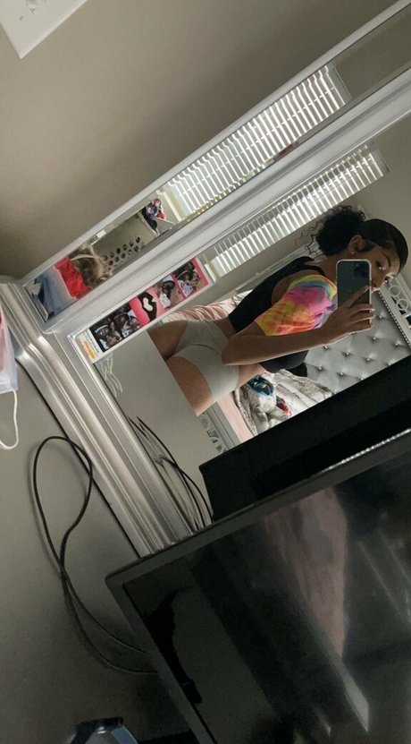 Wetcream model pornographic pic