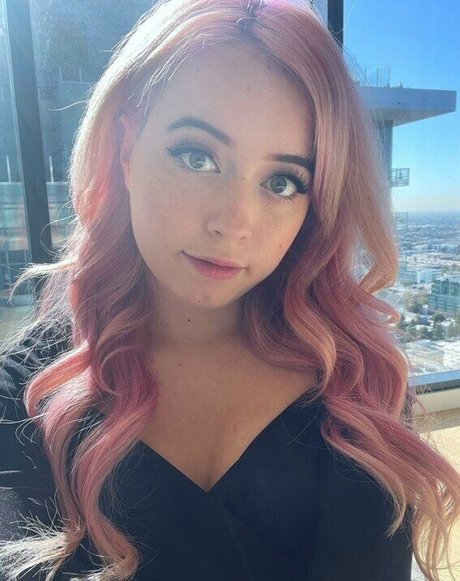 Berrycrepe pornographic actress img