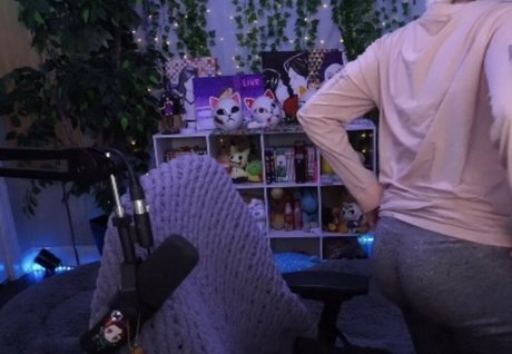 Berrycrepe pretty pornstar pics