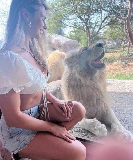 Giorgia Capa model exclusive galleries