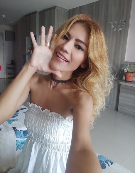 Apple Noodee exclusive star photo