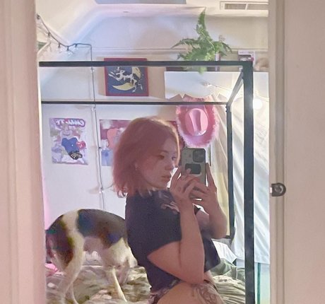 Izzyisdying porn actress photos