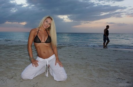 victoaria ww pornographic actress img