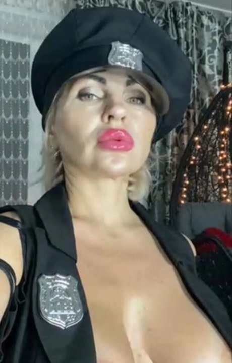 Hotnessi model nudes gallery