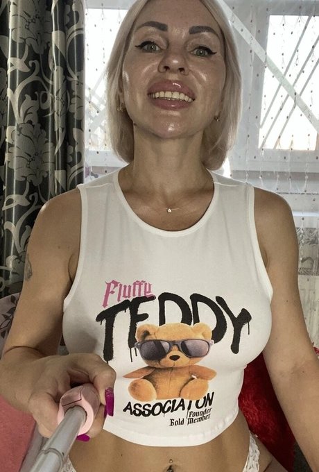 Hotnessi beautiful star img