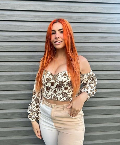 Alicia Atout beautiful actress images