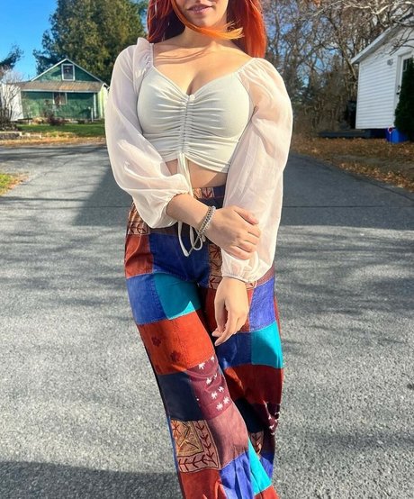 Alicia Atout pretty model photos