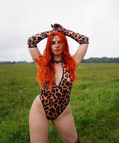 Alicia Atout star free gallery