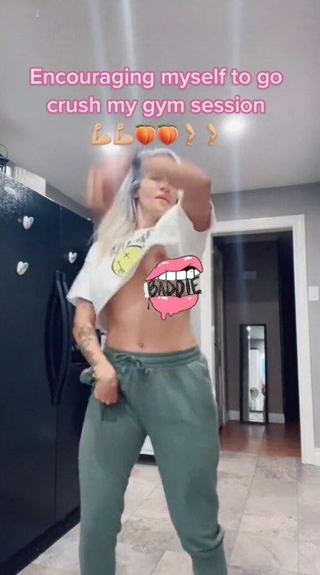 Barbiewants2hype porn model img