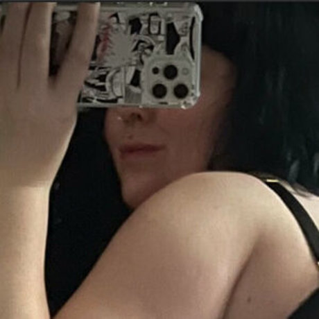 QueenHyrule free pornstar pics