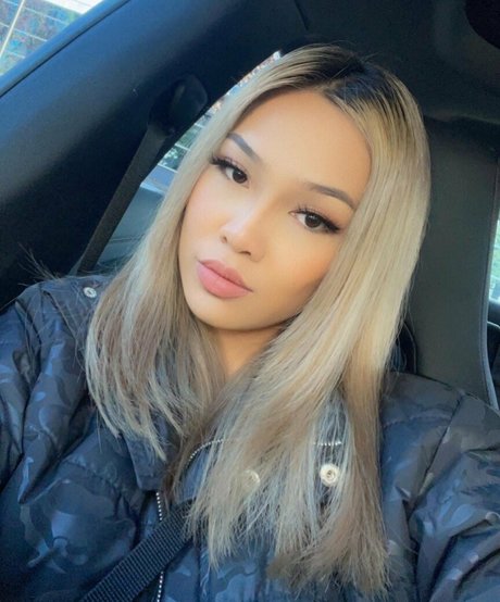 Axnuwin pornstar adult picture