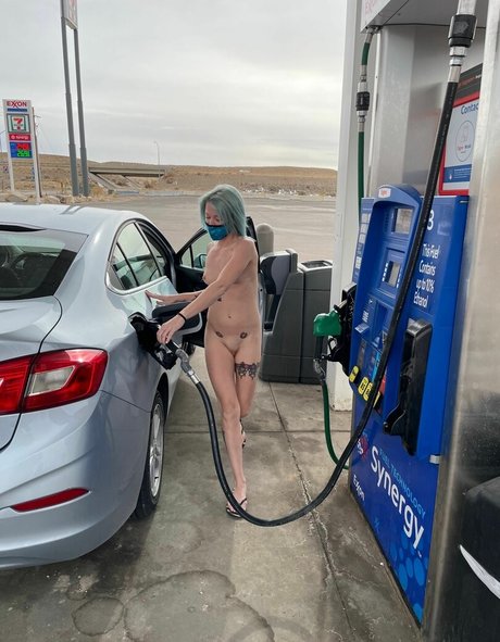 Lilglitterbitch pornographic model img