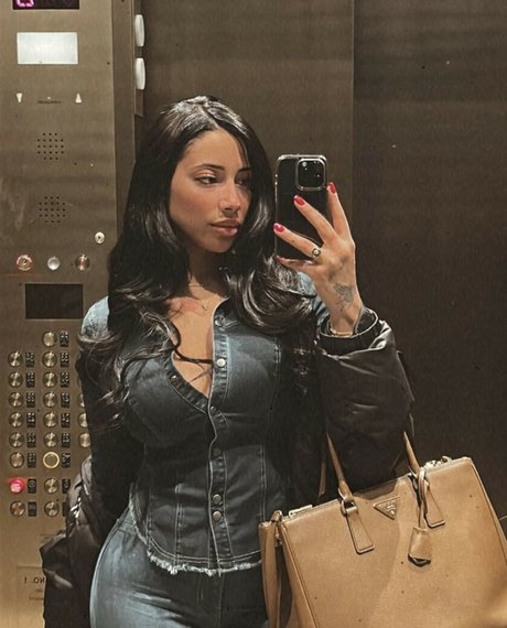 Gabriella Firek model art images