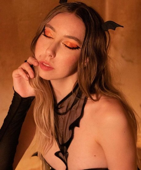 EllaMooncak pretty pornstar photo