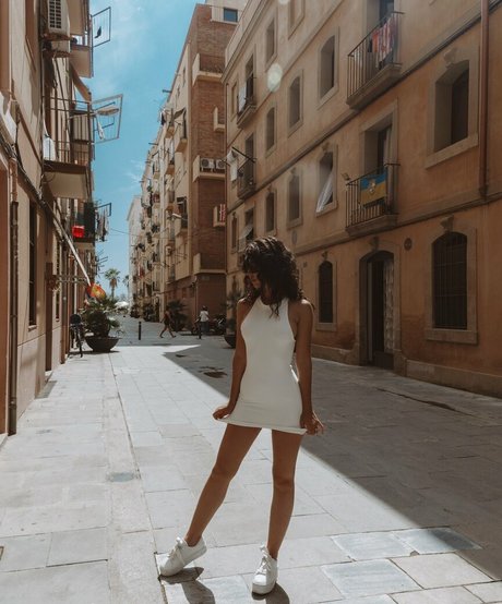 Sara Llamas model sexy image