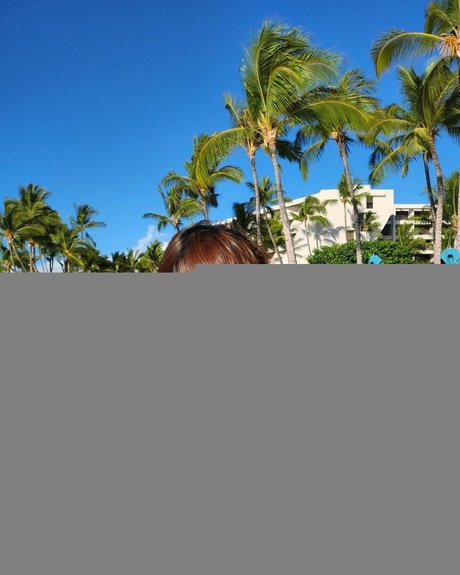 ueleelee adult model image