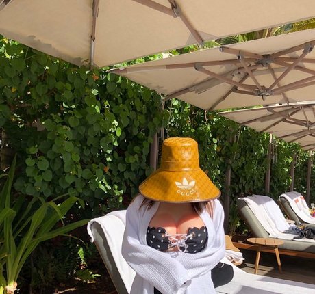 ueleelee perfect star picture