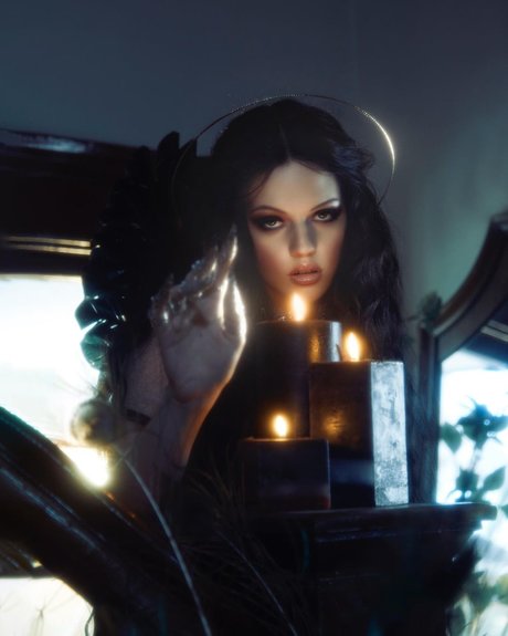 Emma Karla Peet pornstar exclusive pic