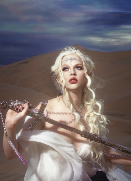 Emma Karla Peet star naked pic