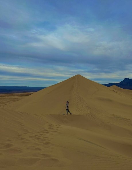 Emma Karla Peet nude model pic