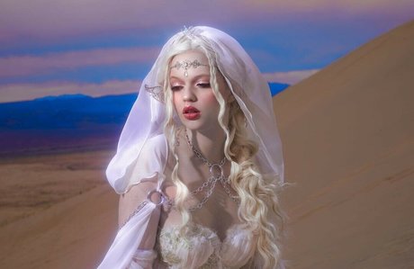 Emma Karla Peet xxx actress image