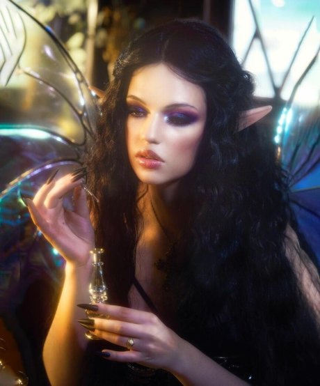 curly ebony onlyfans nude image