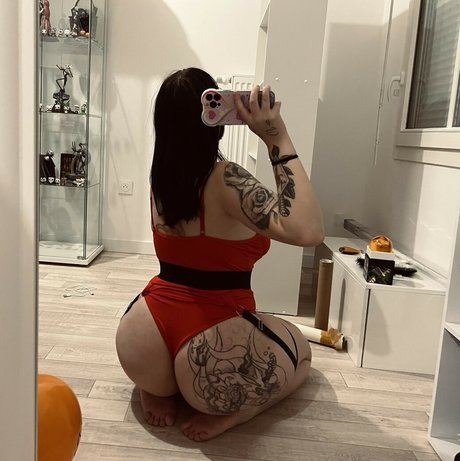 chihiro ayanoo nude model image