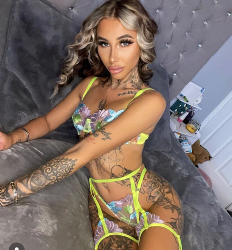 bluetattooo pornstar exclusive gallery