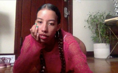 MeelahNaomi exclusive actress photo