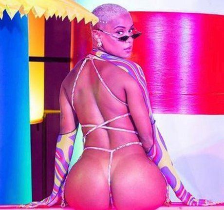 MC Rebecca sexy star image