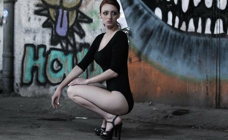 Liora Fin sexy actress img