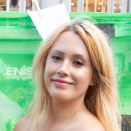 Laura Amherst art model image