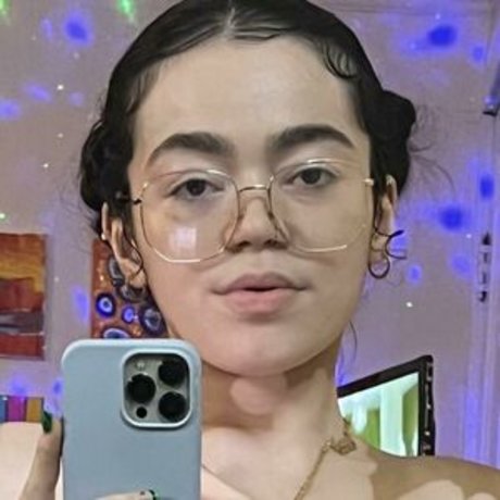 ummmbzupcsdown nude actress image