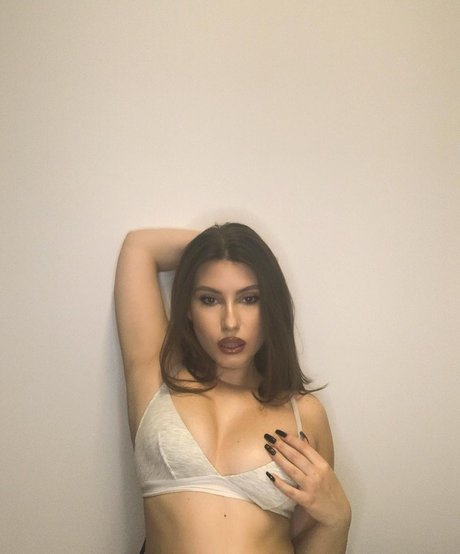 BadLexa xxx model gallery