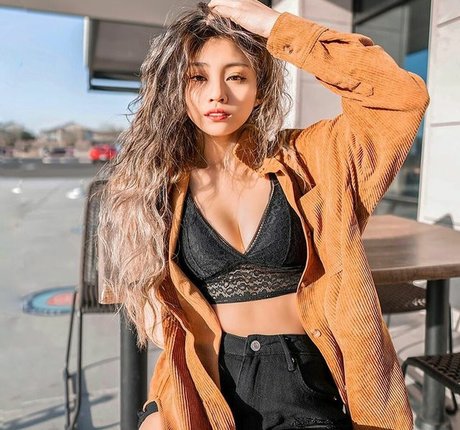 Tangtangjulia model nudes galleries